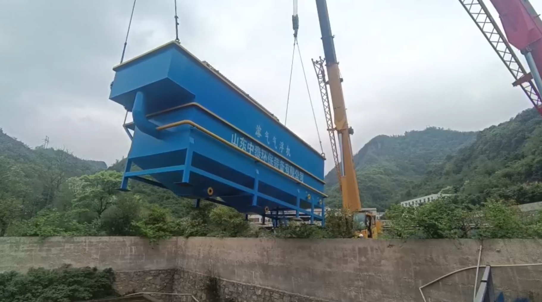 氣浮機(jī)，高效氣浮機(jī)，溶氣氣浮機(jī)，氣浮機(jī)安裝現(xiàn)場(chǎng)